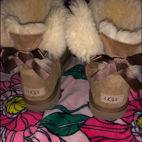 Ugg boots - Picture 1 of 3